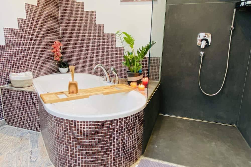 Luxus Designhaus 180m² mit Whirlpool und Panorama-Dachterrasse - nahe Passau in Windorf, Passauer Land