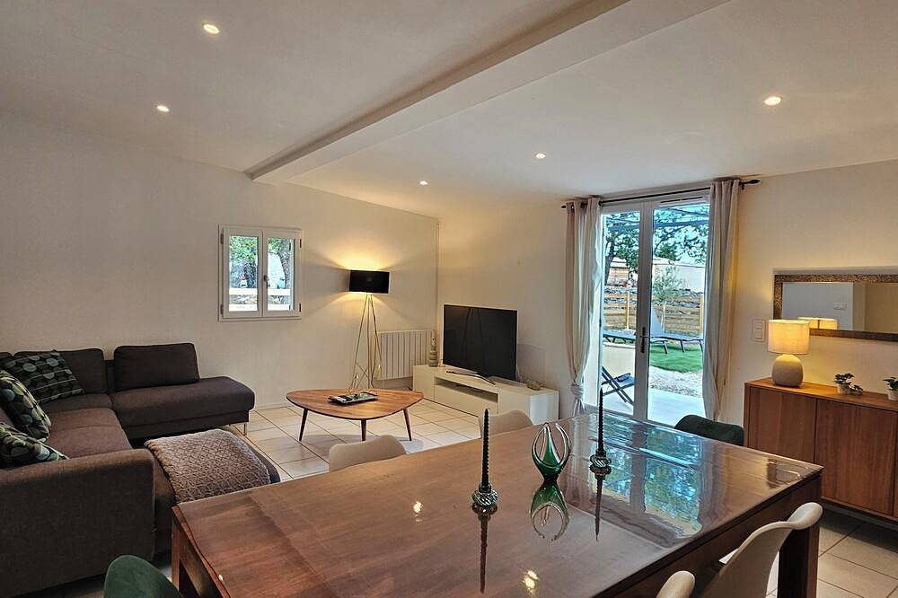 Quiet gîte in the heart of nature 🌿 Clim & swimming pool - center du Var in Le Luc, Draguignan region