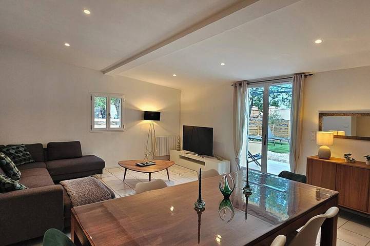 Quiet gîte in the heart of nature 🌿 Clim & swimming pool - center du Var in Le Luc, Draguignan Region