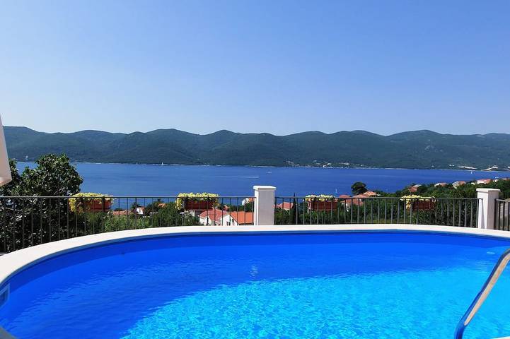 Villa pour 6 personnes, avec jardin et terrasse à Viganj