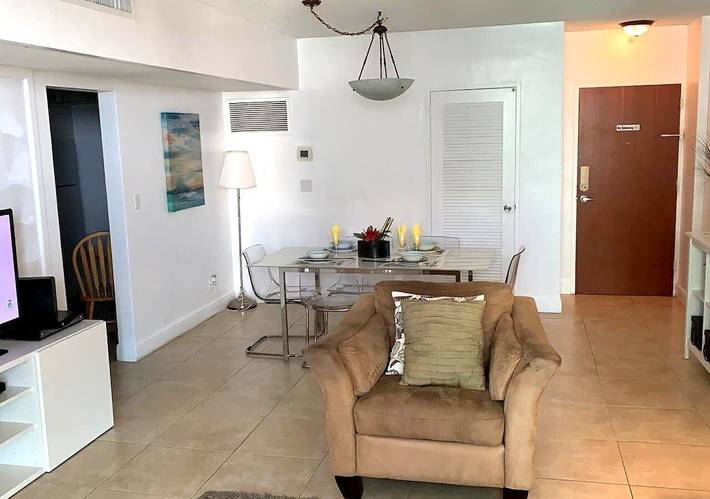 Vacation house for 4 people, with balcony and pool in Hollywood (FL)
