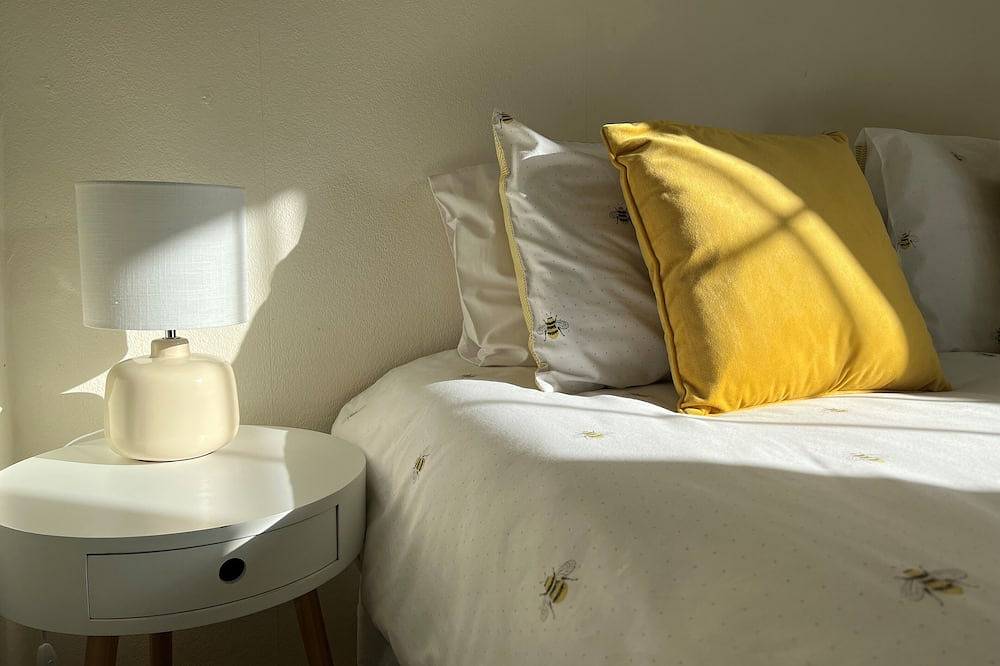 Bumblebee Cottage - a 19th Century Cottage in Area of Outstanding Natural Beauty in Hertfordshire