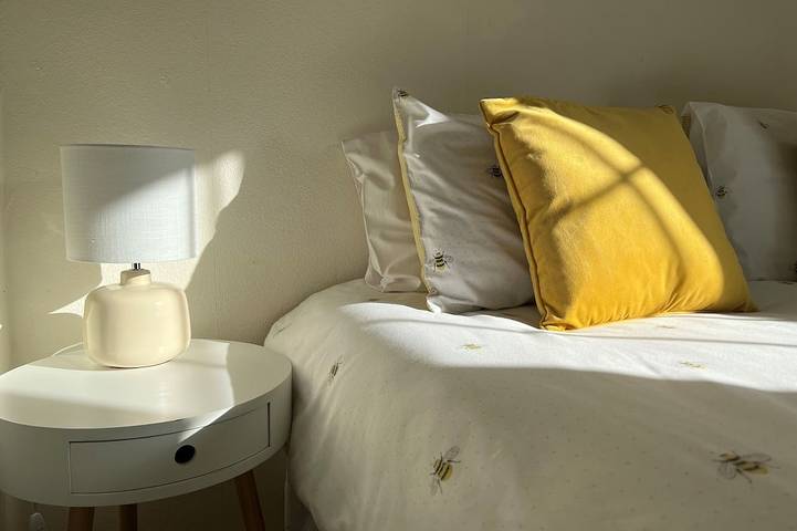 Bumblebee Cottage - a 19th Century Cottage in Area of Outstanding Natural Beauty in Hertfordshire