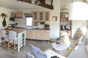 Gîte pour 4 personnes, avec piscine dans Office De Tourisme D Uzes