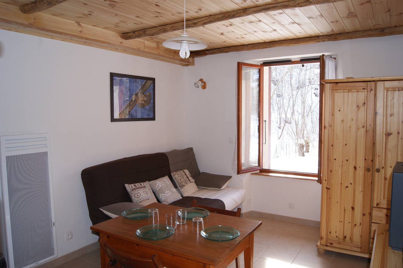 Apartamento entero, Apartamento tranquilo con jardín, cerca del pueblo in Allos, Región de Castellane