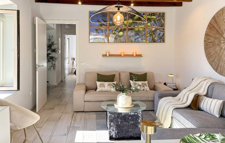 Acogedor Apartamento con Terraza, Piscina y WiFi - Cerca de Perico Son Toreo in Sineu, Interior de Mallorca