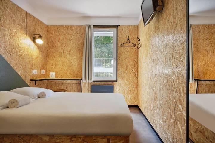 Hôtel pour 4 personnes, avec terrasse et jardin, animaux acceptés
