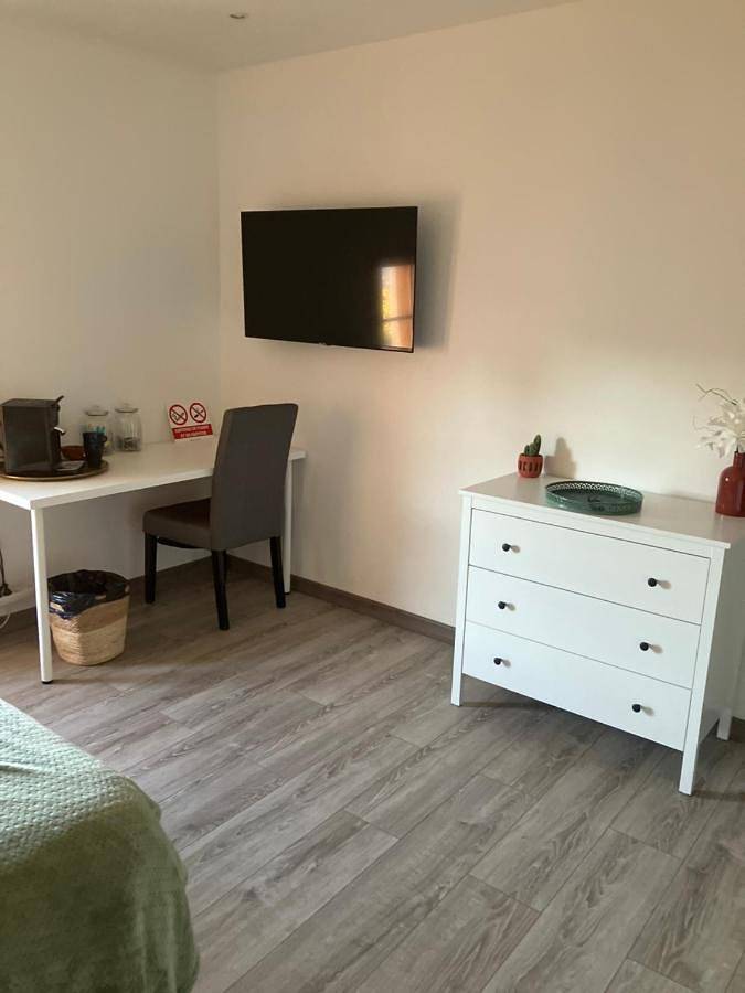 Maison d’hôte pour 2 personnes, avec jardin et piscine ainsi que terrasse et vue à Gignac - 3