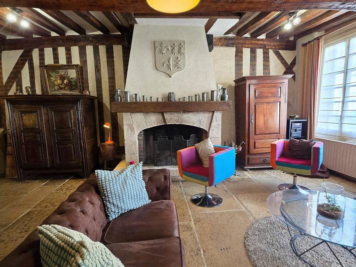 Auberge médiévale à Houdan avec jardin clos, animaux acceptés, Wifi et parking sécurisé in Houdan, Yvelines