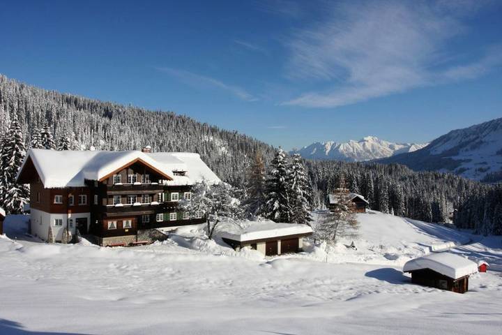 Chalet für 39 Personen, mit Garten und Sauna sowie Ausblick im Kleinwalsertal