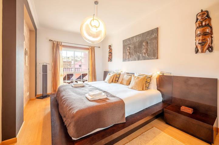 Apartamento de férias para 5 pessoas, com jardim e terraço em Queluz