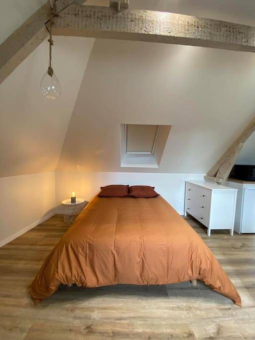 Appartement entier, One-Bedroom Apartment in Brive-la-Gaillarde, Région de Brive-la-Gaillarde