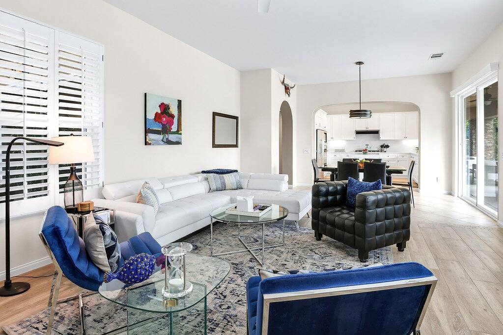 Luxury lakefront desert home w/ private pool, pool spa, putting greens in Rancho Mirage, Coachella Valley