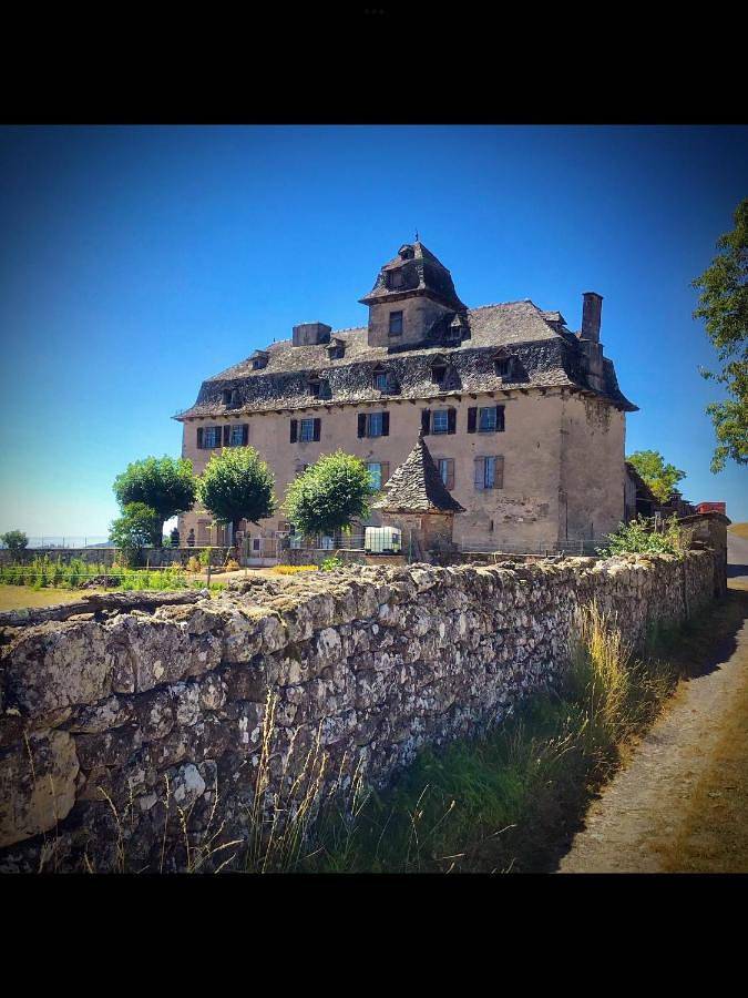 Chambre d’hôte pour 2 personnes, avec jardin ainsi que vue et terrasse en Auvergne