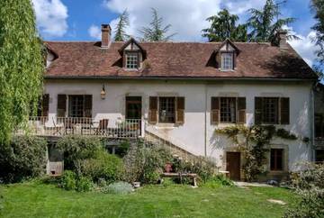 Gîte pour 12 personnes, avec jardin et terrasse, animaux acceptés à Sainte-Colombe (Côte-d'Or)