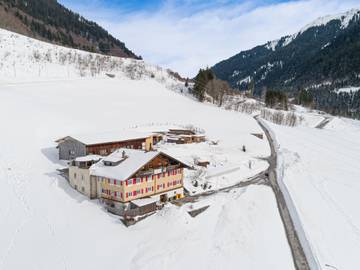Ferienwohnung für 16 Personen, mit Terrasse in Klösterle am Arlberg