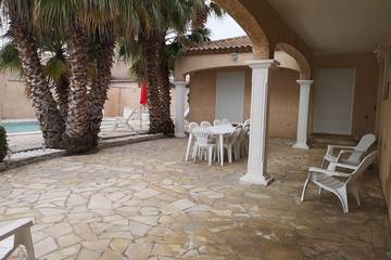 Cottage pour 10 personnes, avec terrasse ainsi que jardin et piscine à Sauvian