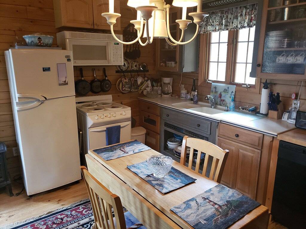 Tiny cabin Big Charm/Military discount/Fire pit/ Beach/No pet fee in Washington County (Maine)