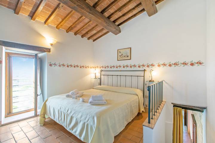 Entire apartment, La Pieve Di San Martino - Apt Melograno in Lano, Colle di Val d'Elsa