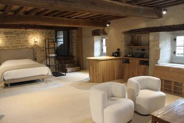 Gîte pour 2 personnes, avec terrasse à Châteauneuf (Côte-d'Or)