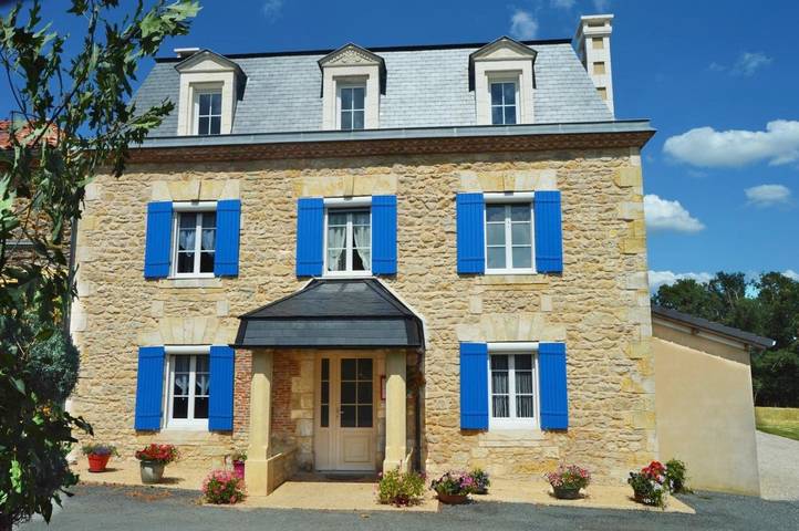Chambre d’hôte pour 2 personnes, avec terrasse et jardin à Thiviers