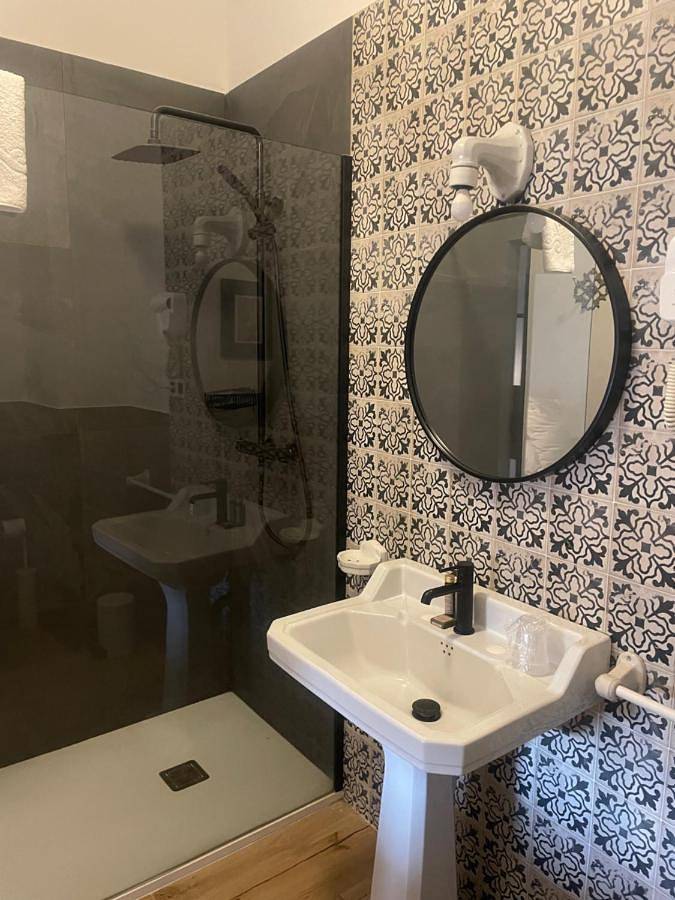 Alojamiento y desayuno para 4 personas, con Terraza y Jacuzzi además de Jardín y Vistas en Campo de Belchite - 3