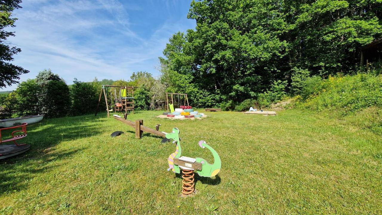 Camping La Perle in Saint-Médard-la-Rochette, Région d'Aubussargues
