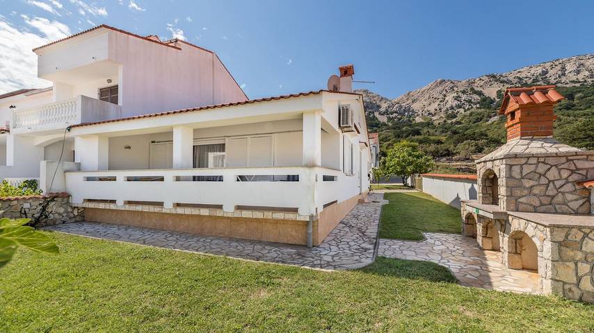 Ferienhaus für 6 Personen, mit Terrasse und Garten in Baska - 2