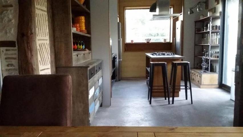Location de vacances pour 6 personnes, avec vue sur le lac ainsi que jardin et vue à Singleyrac - 2
