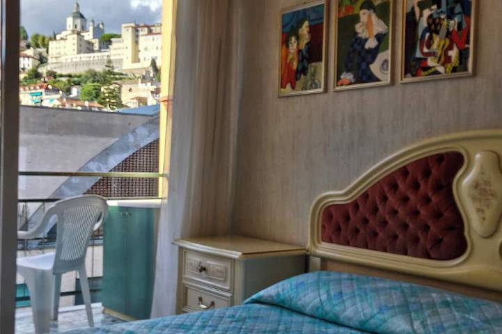 Ganze Wohnung, The House of Paintings is waiting for you in San Remo just a stone's throw from the Arston and the Casino in San Remo, Sanremo Gemeinde