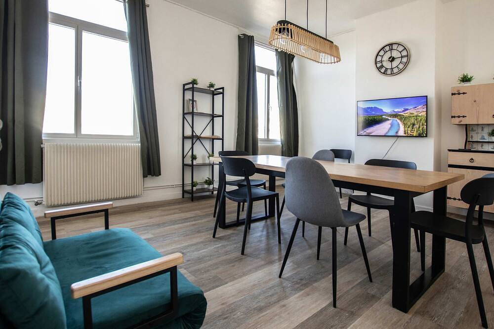 Ganze Wohnung, Douai 4 chambres Place d’Armes – 3e étage in Douai, Département Nord