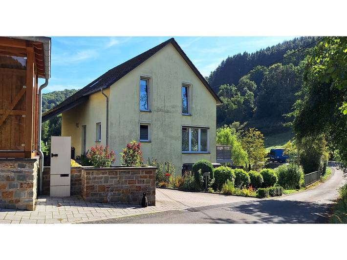 Ferienwohnung für 3 Personen, mit Terrasse und Garten, kinderfreundlich in Thalfang am Erbeskopf
