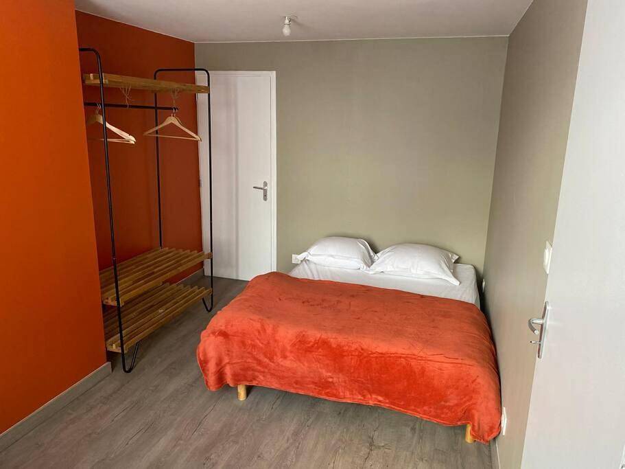 Appartement entier, One-Bedroom Apartment in Douai, Département Nord