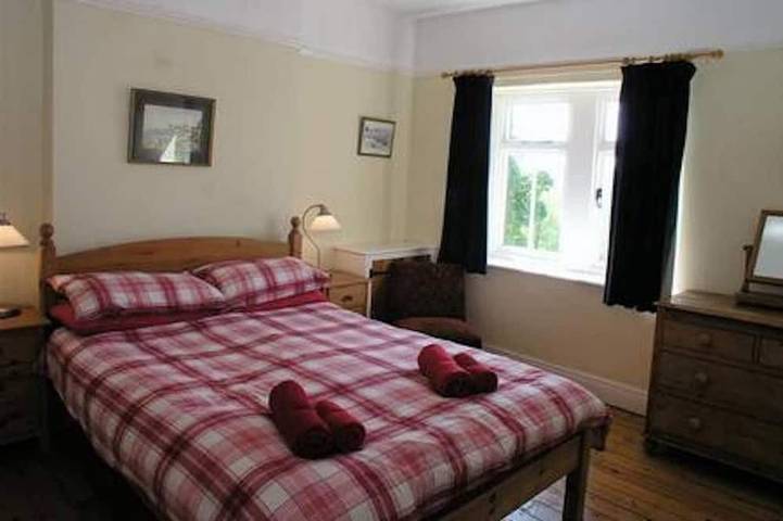 Cosy cottage, stunning views near Chatsworth in Northwood and Tinkersley, Derbyshire