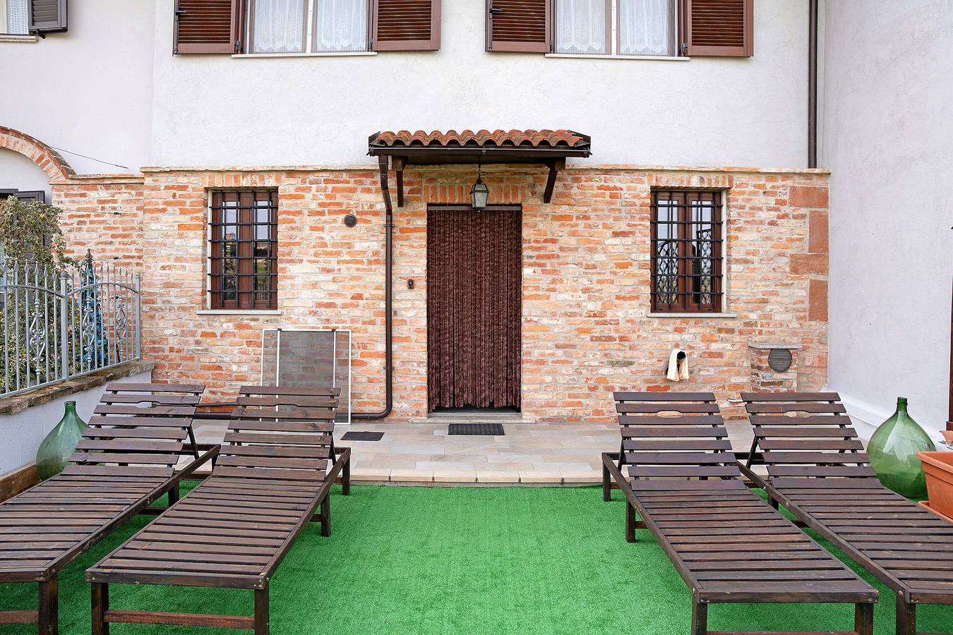 Casa vacanze "Sweet Life" con piscina condivisa, terrazza privata e Wi-Fi in Priocca, Langhe