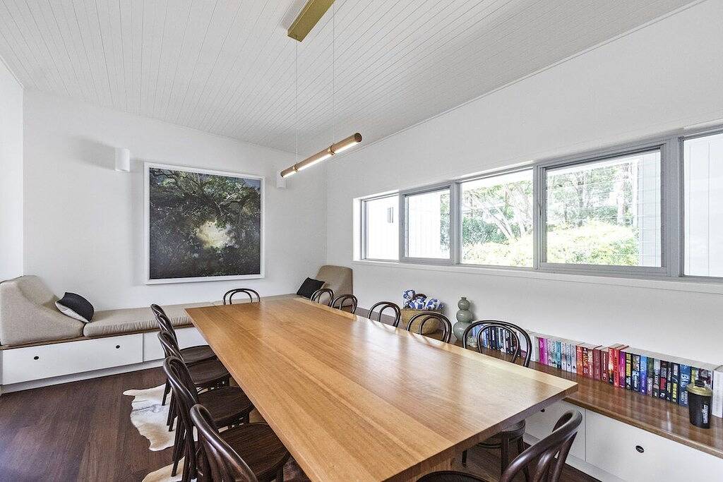 Luxuriously Spacious 2 Level Beach Escape in Pearl Beach, New South Wales