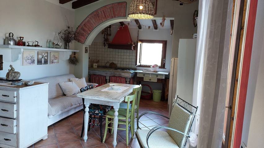 Casa Vacanze 'Mare Colline Città D'Arte' con Giardino Privato in Rosignano Marittimo, Costa degli Etruschi