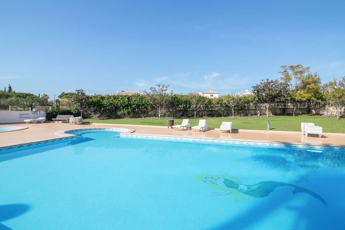 Appartement entier, Appartement "Bosque São José Af" avec piscine, Wi-Fi, climatisation, balcon et jardin in Albufeira, District de Faro