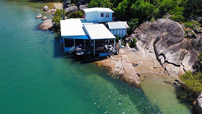 Holiday home for 8 people, with balcony in Magnetic Island