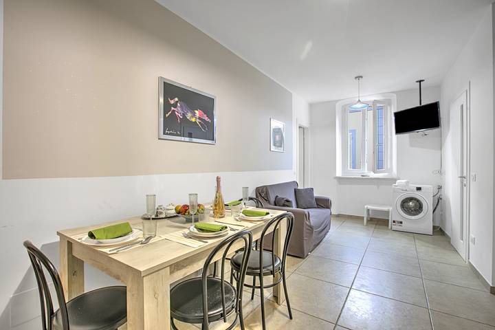 Appartement entier, Casa Paolo - Sea Front with Balcony in Ceriale, Riviera di Ponente