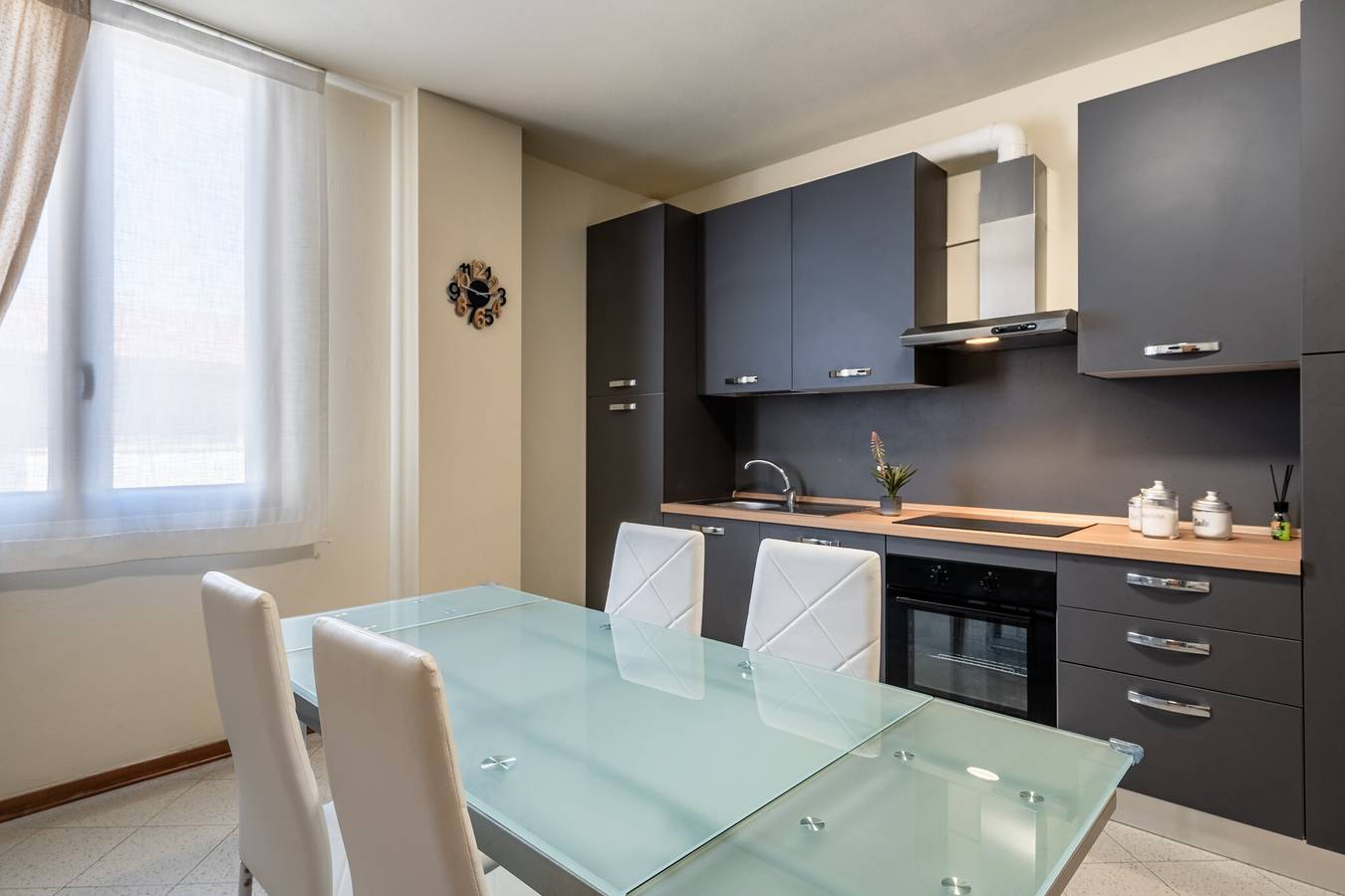 Casa Vacanze 'La Casa Di Leo' con Balcone, Wi-Fi e Aria Condizionata in Cerreto Guidi, Firenze province