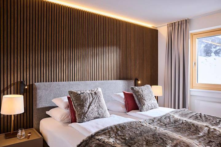 Hôtel pour 5 personnes, avec sauna ainsi que piscine et terrasse dans Zurs - 2