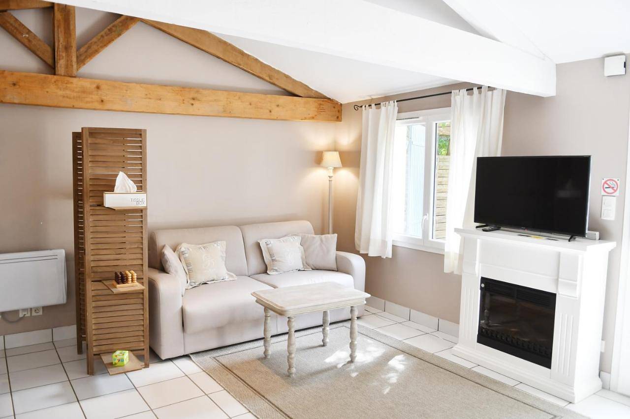 Appartement entier, Gîte avec piscine et jardin Le Cosy - Les Bergeronnettes Bergerac in Bergerac, Périgord Pourpre