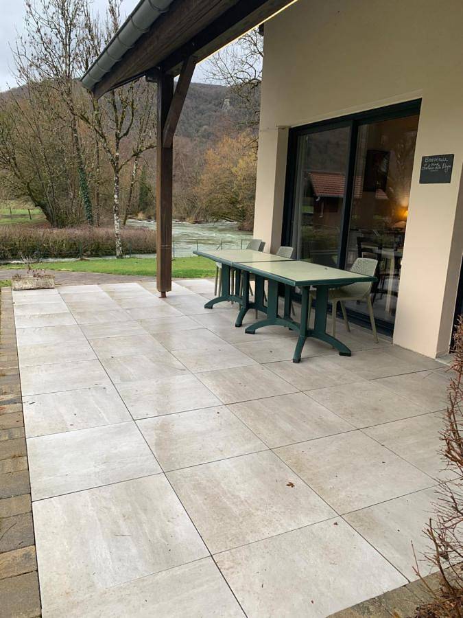 Location de vacances pour 4 personnes, avec vue et jardin, animaux acceptés à Nans-sous-Sainte-Anne - 4