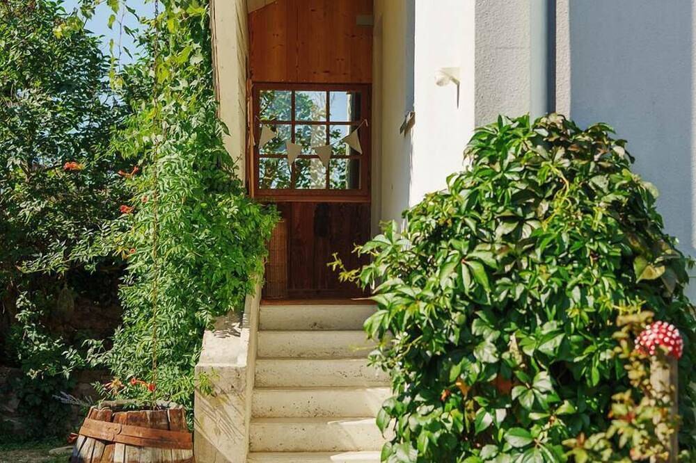 Appartement entier, Gîte La Schlàppe / 3 personnes in Herrlisheim-près-Colmar, Région de Colmar