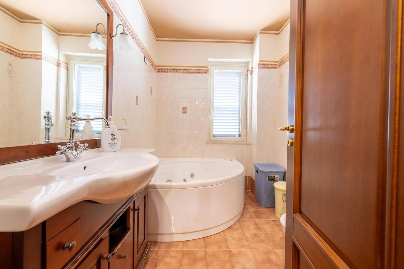 Villa for 8 personer med jacuzzi in Nizza di Sicilia, Provinsen Messina