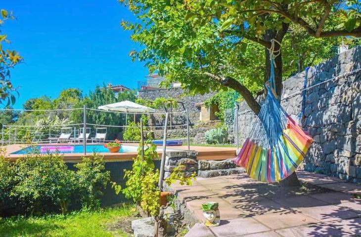 Location de vacances pour 10 personnes, avec jardin ainsi que piscine et vue, animaux acceptés à Pedara - 3