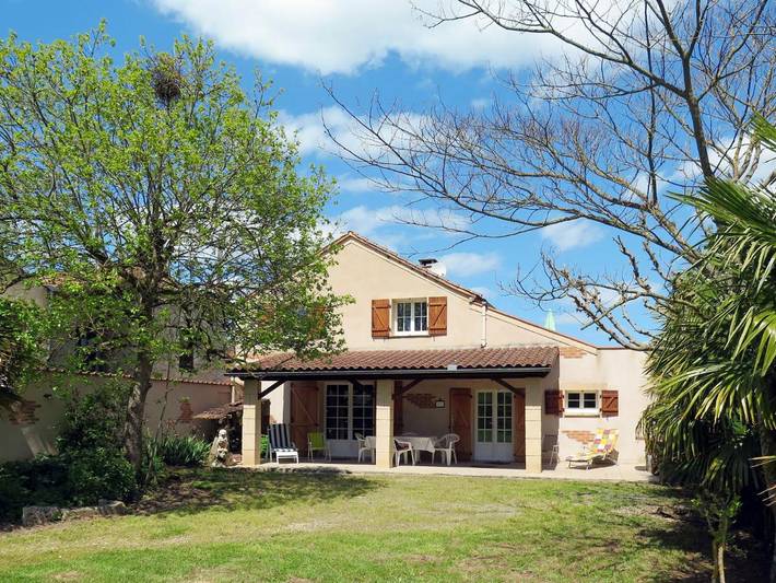 Location de vacances pour 4 personnes, avec Terrasse et Jardin à Albas - 2