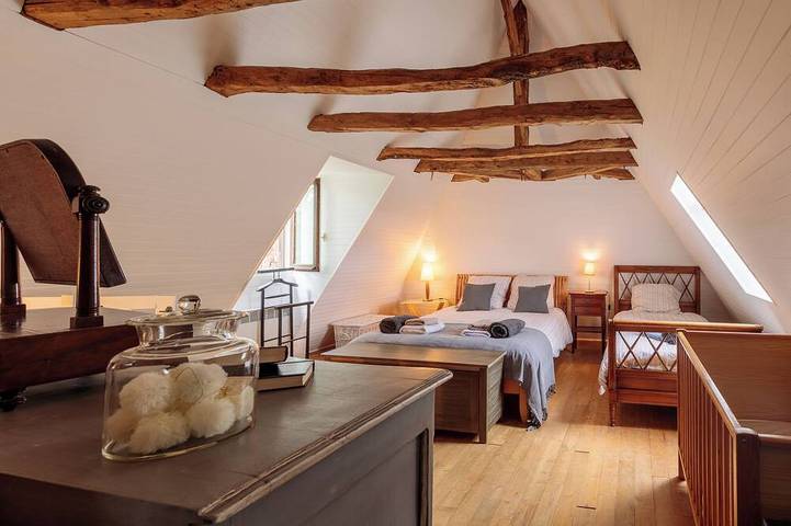 Location de vacances pour 7 personnes, avec terrasse ainsi que jacuzzi et jardin à Saint-Aubin-de-Nabirat - 4