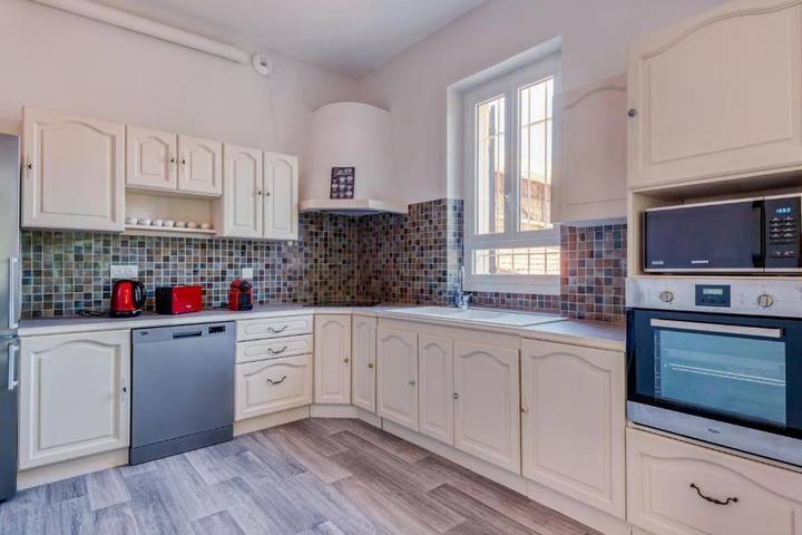 Location de vacances pour 8 personnes, avec jardin et terrasse, animaux acceptés à Pont-Saint-Esprit - 4